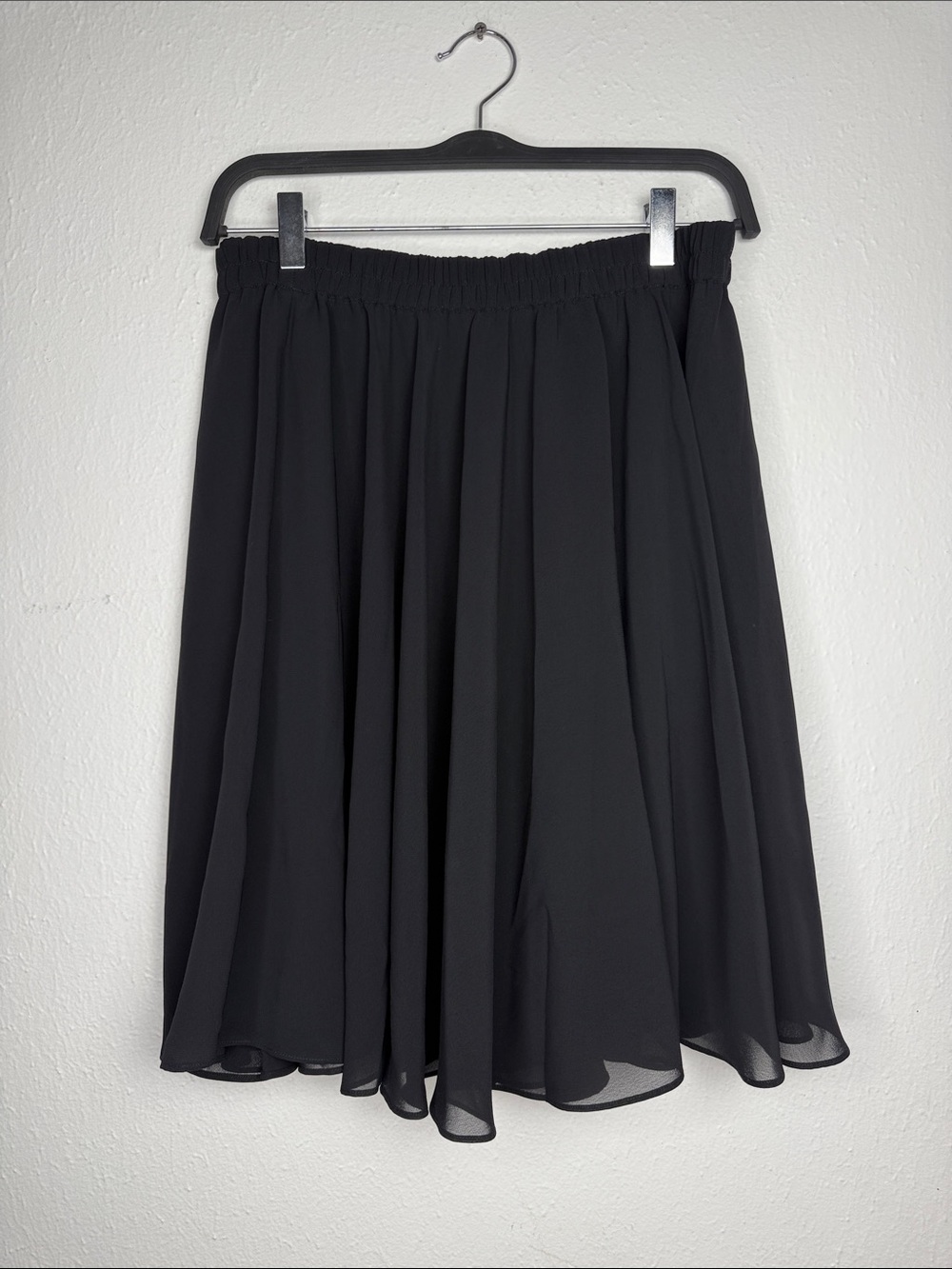 Vintage Valerie Steven’s Black Elastic Waist Midi Skirt